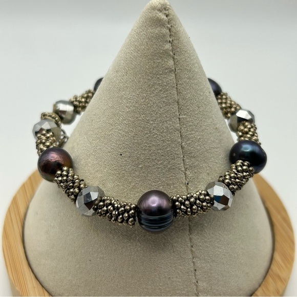 Gray Circled Baroque Pearl Stretch Bracelet with Silver Tone Sun Good Luck Charm - Picture 4 of 10